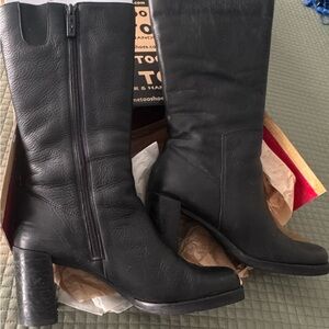 Me Too Black Heeled Boots with Mid-Height Heel